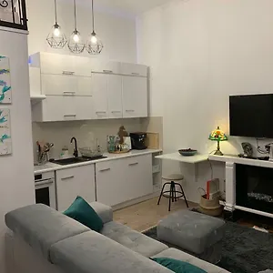 Charming In The Heart Of The Jewish District! Апартаменты Краков